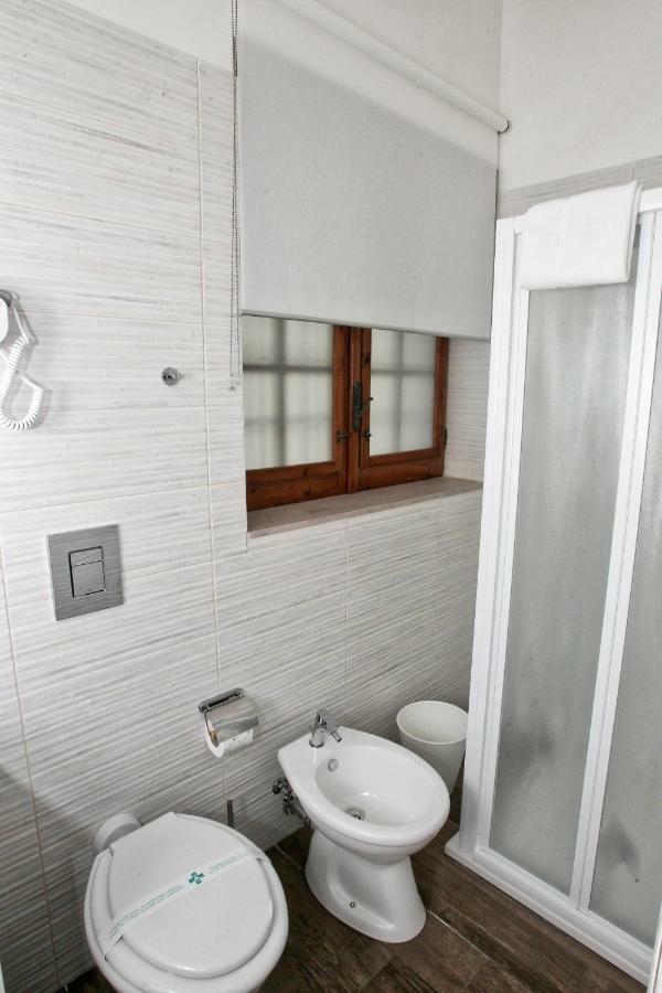 ג'ובינאצו B&B Villa Al Mare מראה חיצוני תמונה